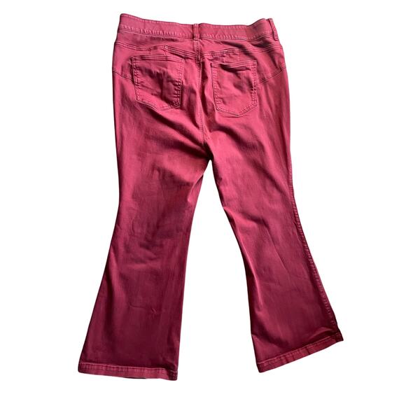 Torrid Bombshell Flare High-Rise Jeans - Size 20S*** - Picture 3 of 9